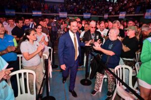 “Espert plantea cárcel o bala para los ladrones, me pregunto cuál de las dos opciones usaría con Karina Milei”
